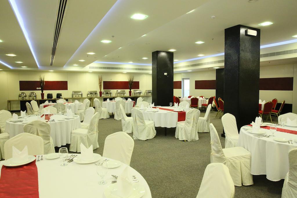 Royal Phoenicia Hotel Manama Exterior foto